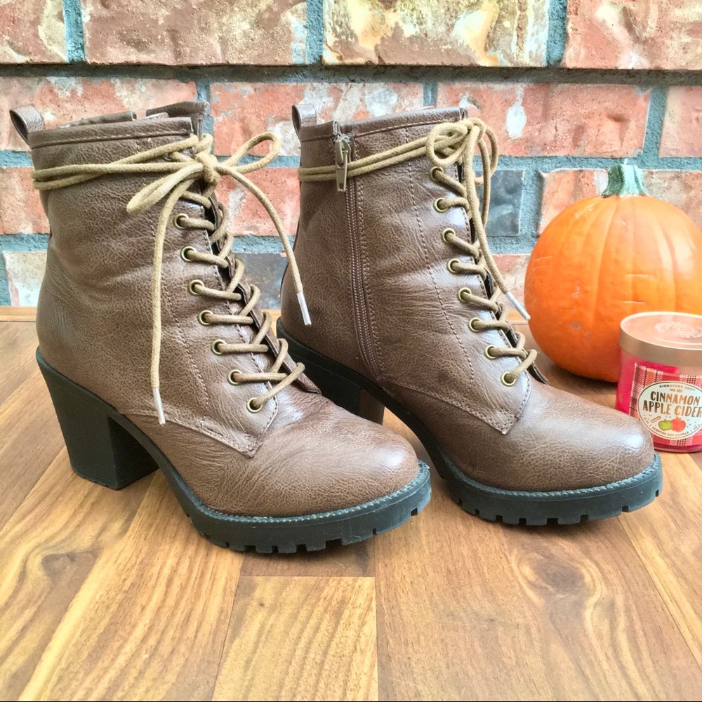 Zigi Soho Kourtlan Lace Up Heeled Ankle Boots